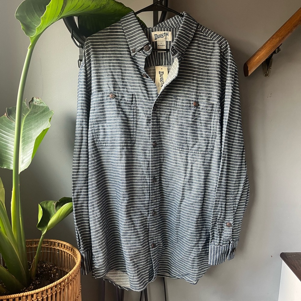 DULUTH TRADING CO. Men's Free Swingin' Flannel Relaxed Fit Shirt. Size Large